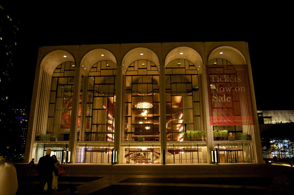 Kazoos, Ghosts and Dua Lipa: The Met’s ‘Lincoln in the Bardo’ Splits the Room
